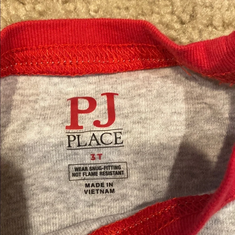 The Children's Place Gray and Red Pajama Sets with Santa Claus Design - Picture 4 of 9